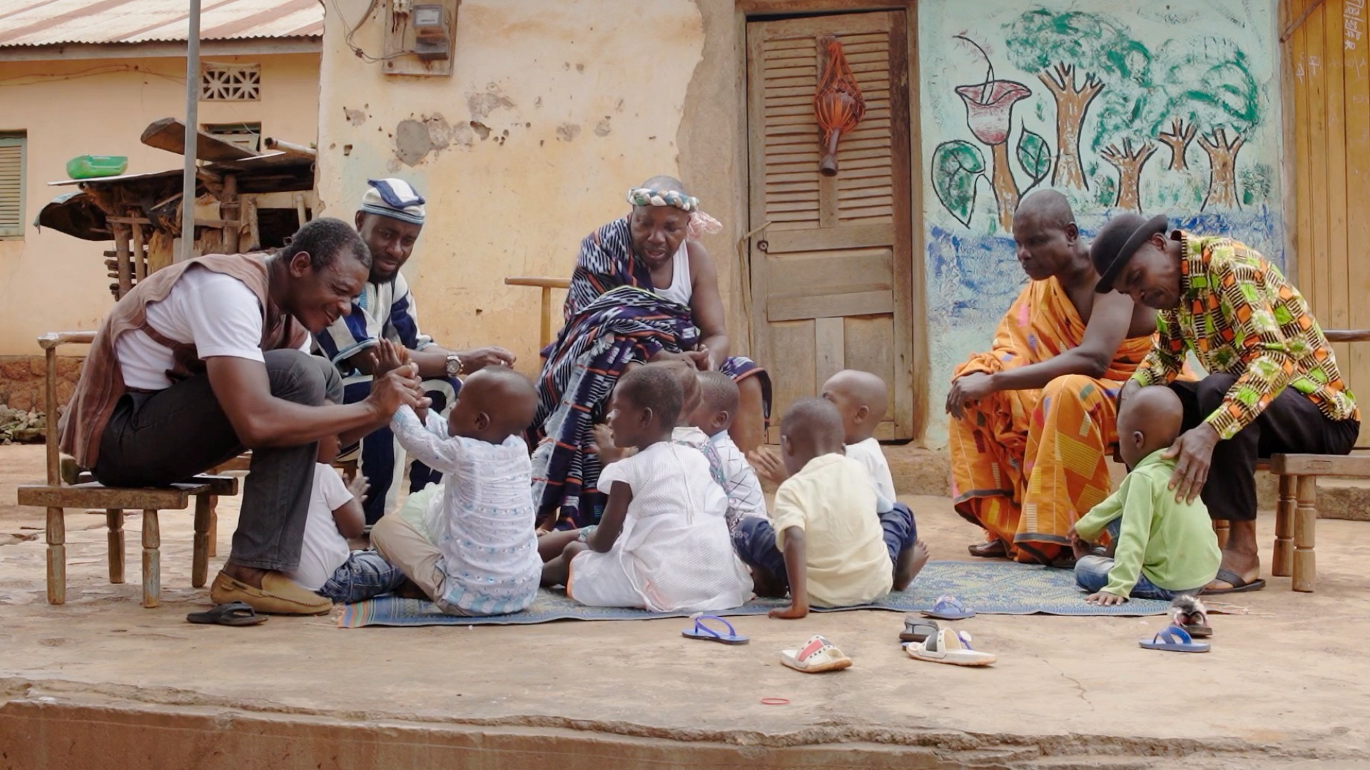 A still from a DMI film promoting early childhood development behaviours